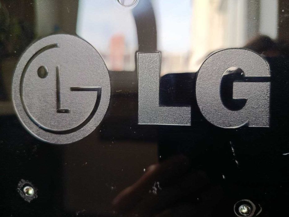 LED телевізор Full HD LG 26LV5510 + кріплення