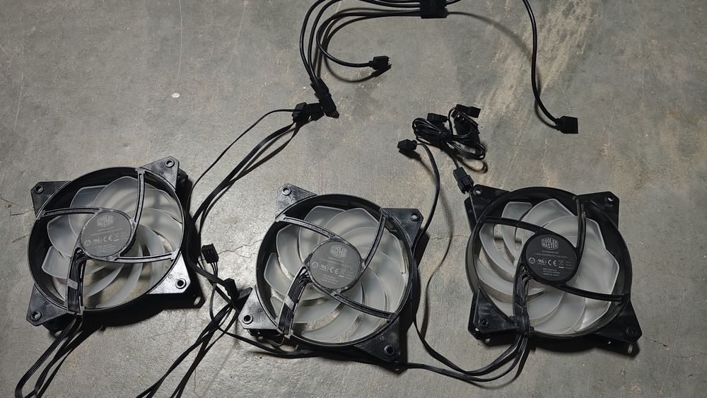 Pack 3 Ventoinhas Cooler Master 120mm RGB DC — Silenciosas e c/ Cores