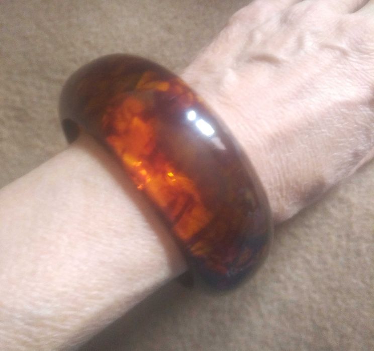 Vintage piękna bursztynowa masywna LUCITE szkło akrylowe