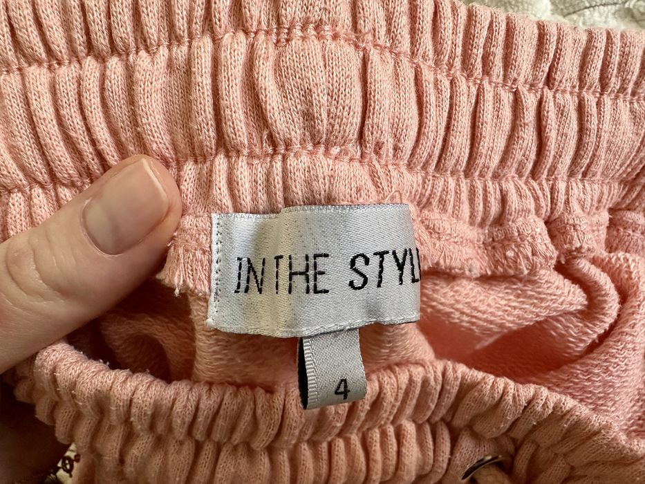 Krotkie spodenki dresowe shorty xxs