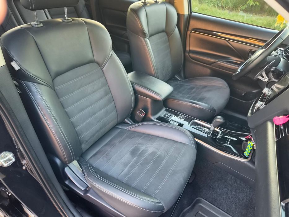Mitsubishi Outlander  Мітсубісі Аутлендер
