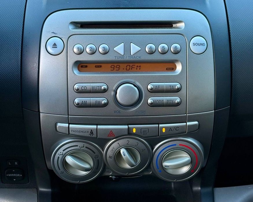 Продаж Daihatsu Sirion