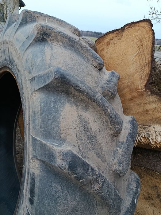 Sprzedam oponę rozmiar 18.4na 38