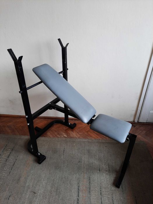 Zestaw kulturystyczny do treningu domowego: ławeczka, sztanga, hantle