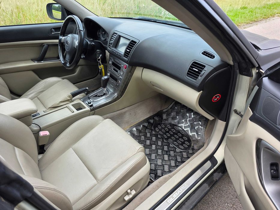 Subaru Outback 3.0 H6 245KM