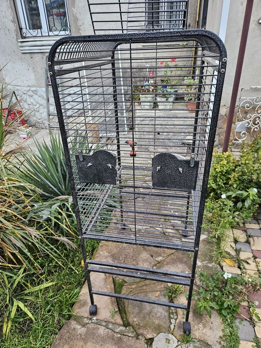 Клетка, вольер для попугая, птиц, животных