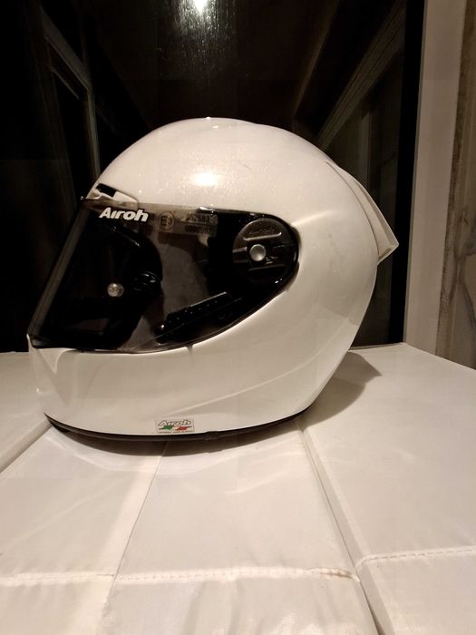 Capacete branco AIROH