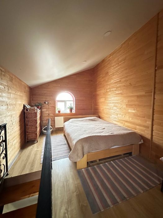 Гарна трьох кімнатна квартира в Гостомелі в тихому місці