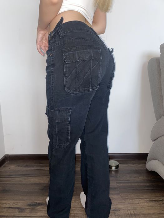 Czarne spodnie cargo, regulowane w pasie ST Léońf