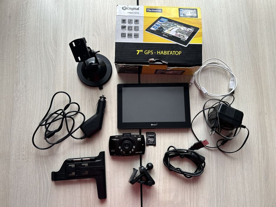 Навігатор  X-Digital А718 разом з відеореєстратор