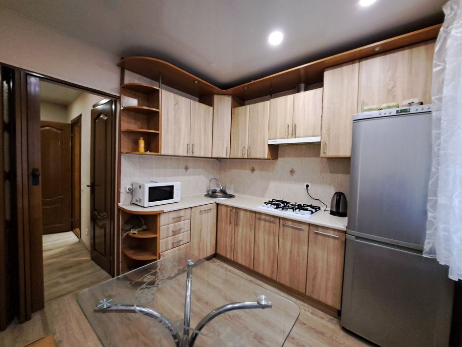 Аренда 2 ком.кв. на Лазурном ул.Быкова 9