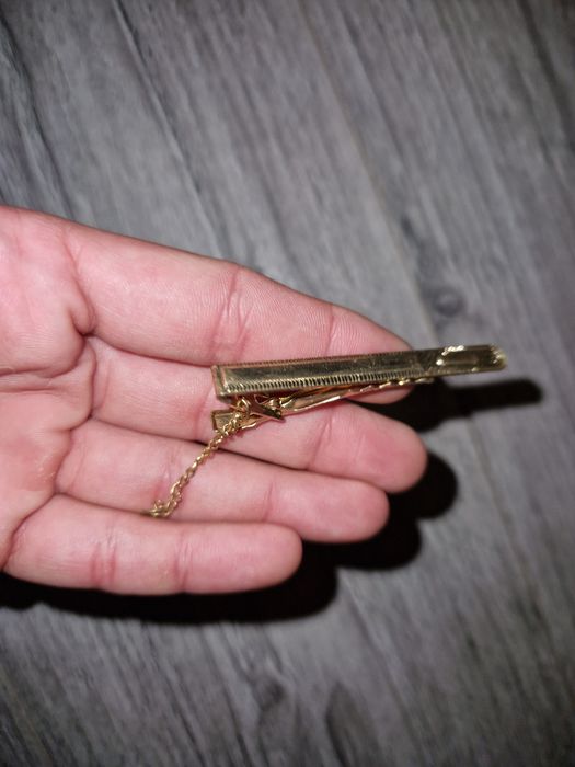 Elegancka spinka do krawata VINTAGE 24KGF (Gold Filled) z łańcuszkiem lat 70