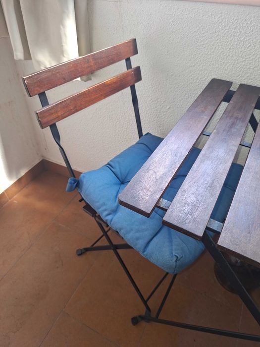 Mesa com cadeiras