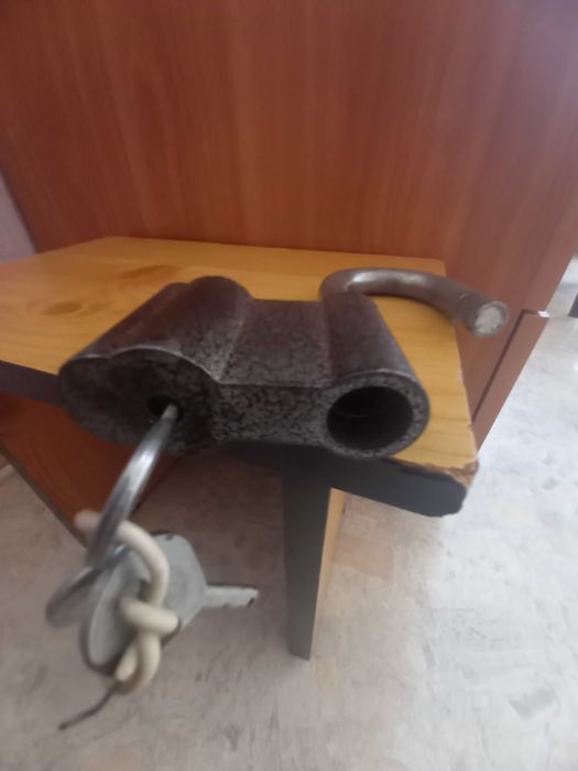 Висячий классический навесной замок с дужкой 12 мм и  ключом