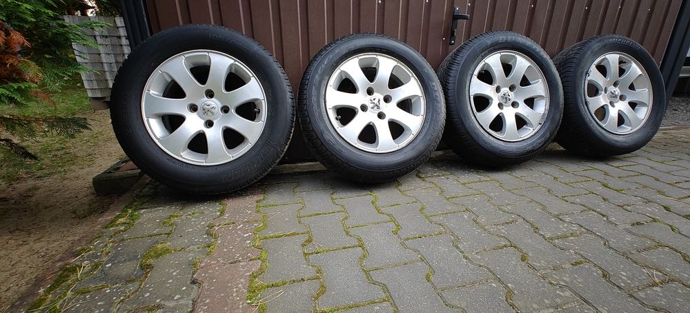 Felgi aluminiowe  (  r15     ) Peugeot  307 /2006