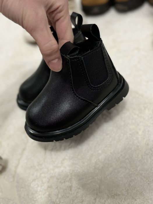Взутя дитяче zara h&m.