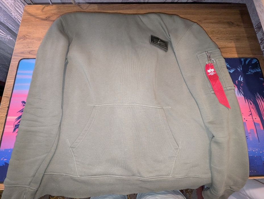 Продам кофту alpha industries