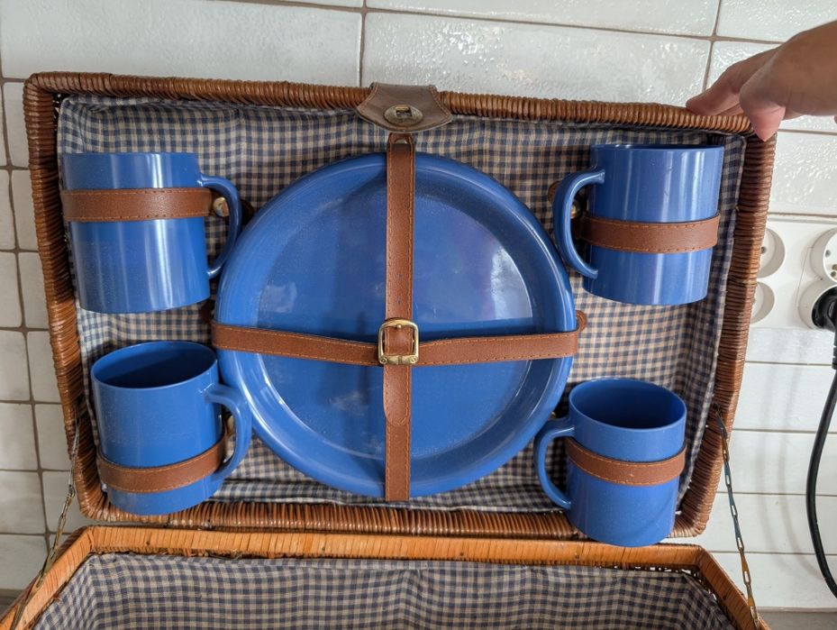 Kosz piknikowy z akcesoriami