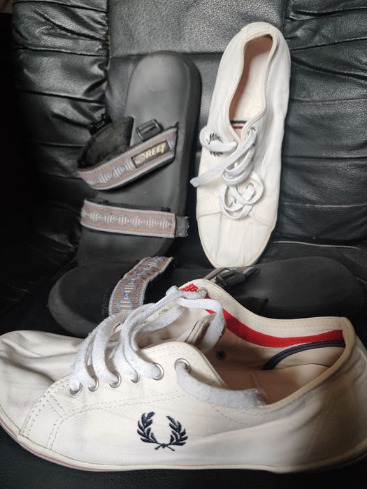 Sapatilhas fred perry e sandálias reef