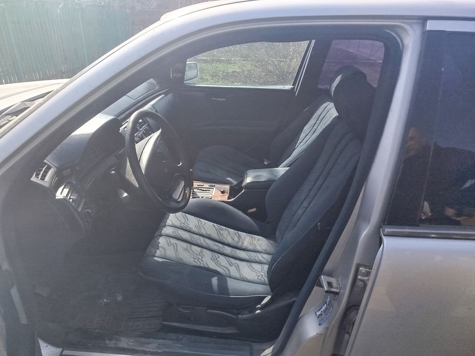 Продам Мерседес 220