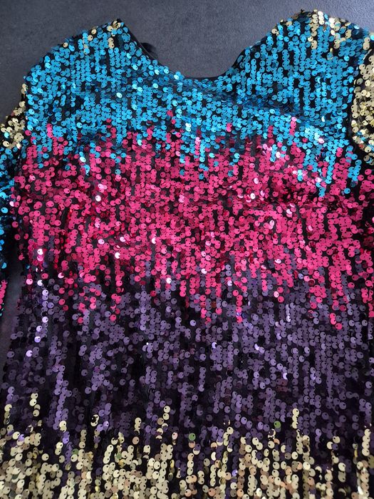 Sukienka imprezowa z cekinami r.M