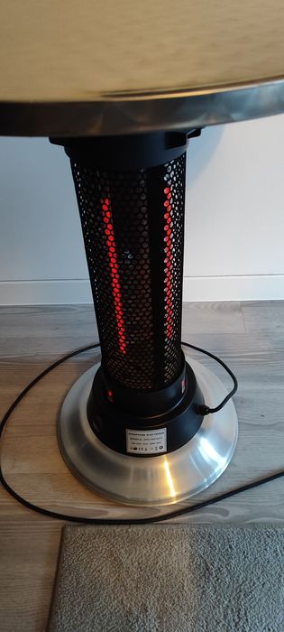 Mesa exterior elétrica