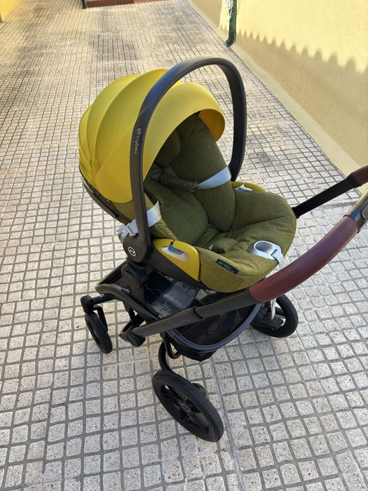 Carrinho Quinny VNC + Ovo Cybex Cloud Z i-Size + Base Isofix Rotativa