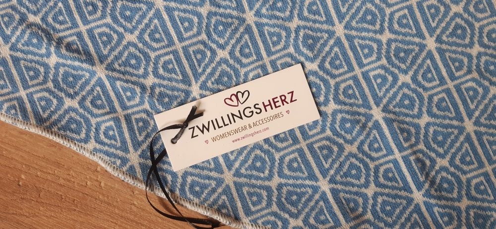Duża niebieska chusta Zwillingsherz szal