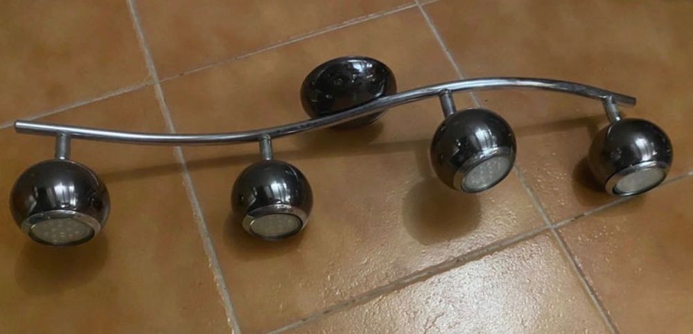 Candeeiro de teto globos cinzentos e em inox