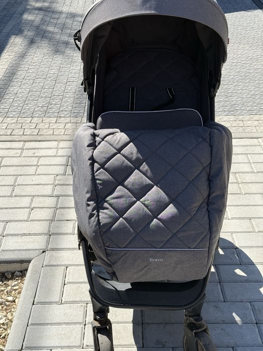 Прогулянковий візочок CARRELLO Bravo