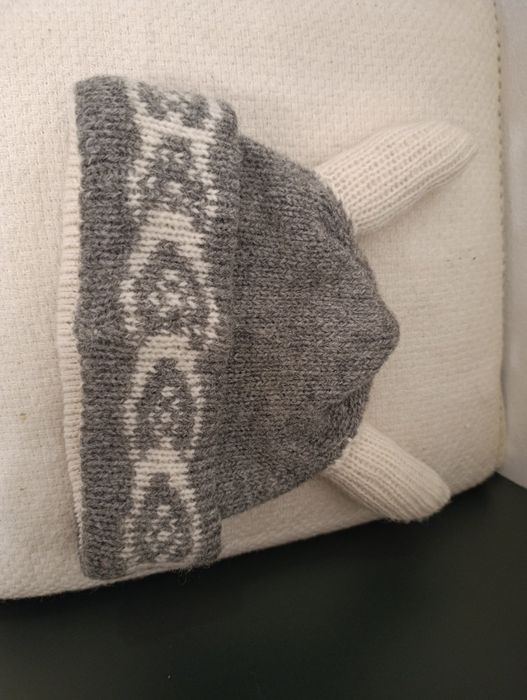 Wełniana czapka z rogami