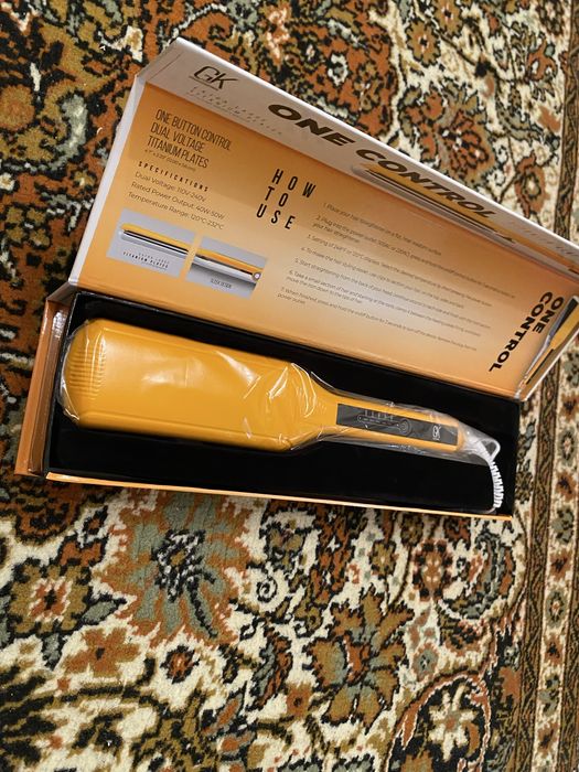 GKhair One Control Titanium Flat Iron