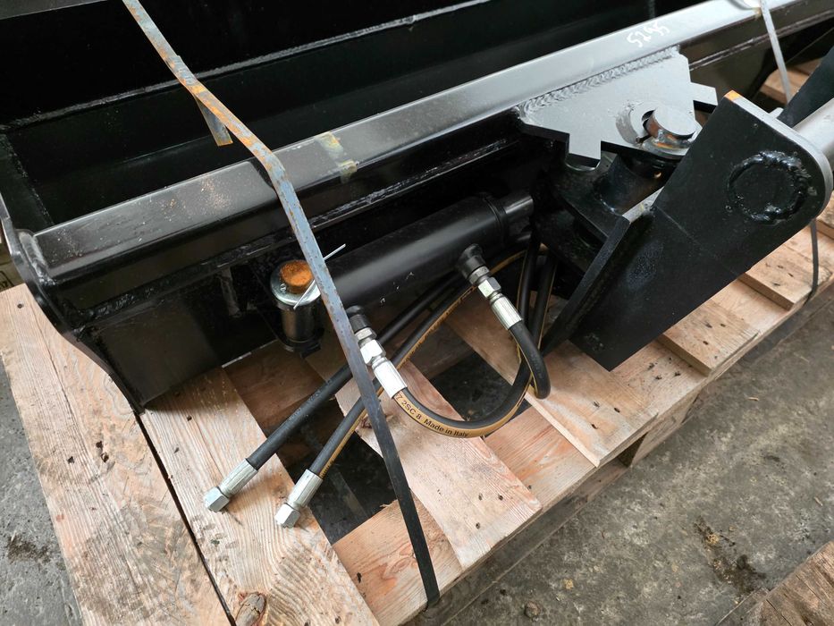 minikoparka mini koparka łyżka skarpowa hydrauliczna jcb bobcat kubota