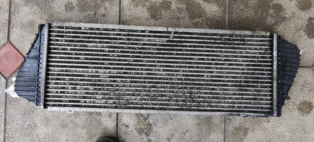 Радиатор интеркулера Мерседес спринтер 903