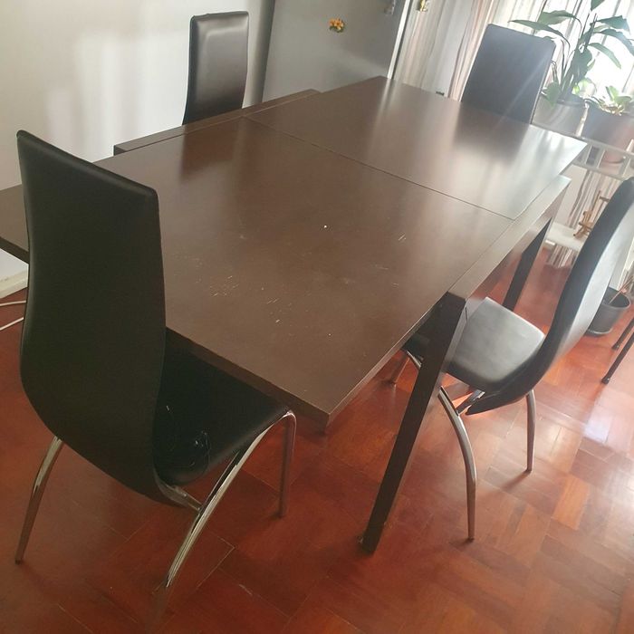 Mesa de Jantar Extensível (OFERTA: 4 Cadeiras)