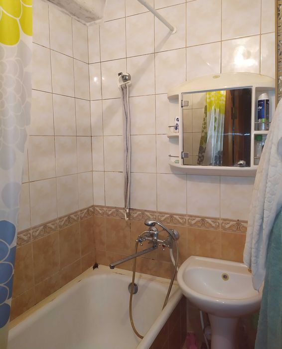 Сдам комнату для девушки без комисии