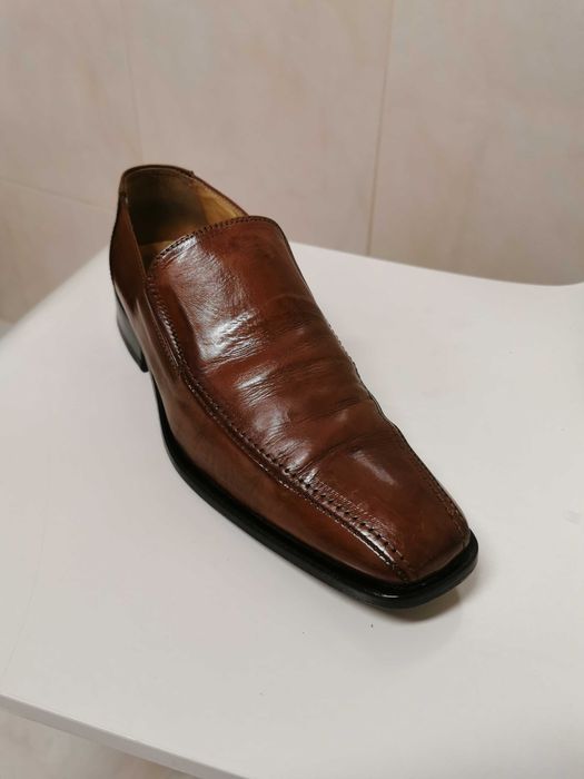 Atenção Sapatos praticamente novos. N° 40 baixa de preço