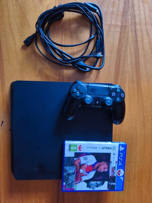 Konsola PlayStation4 slim 1T+pad.okablowanie, gratis fifa21