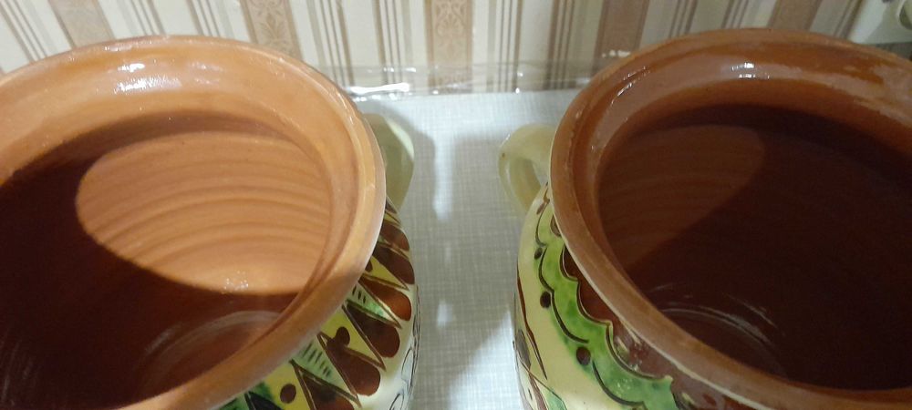 Глечики великі для запікання.