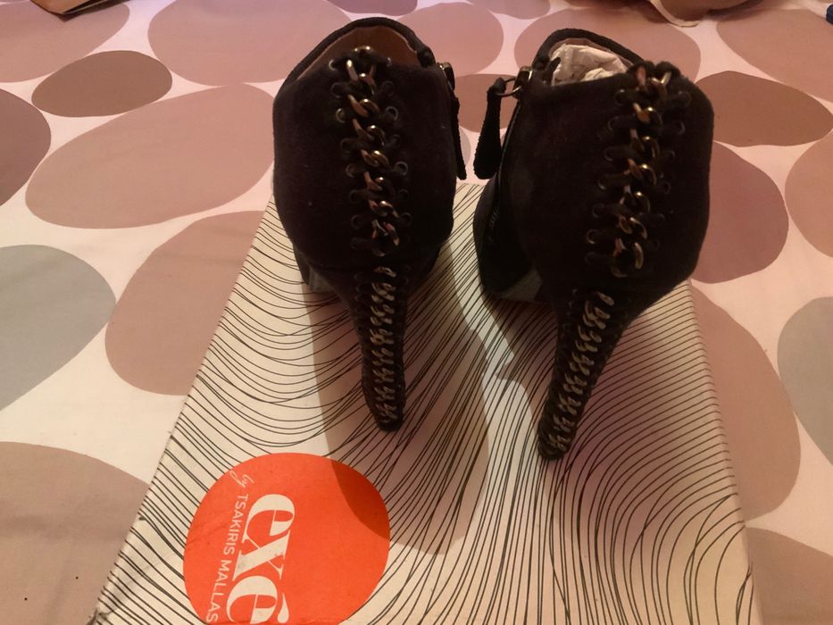 Botins pretos exé
