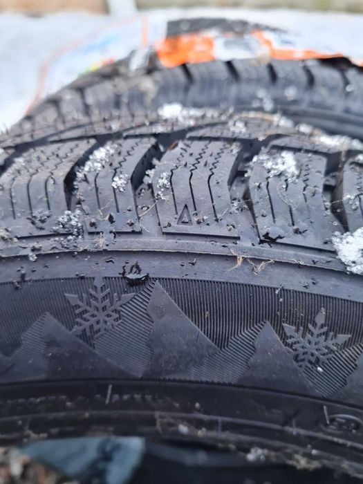 Komplet opon zimowych 145/70 R13