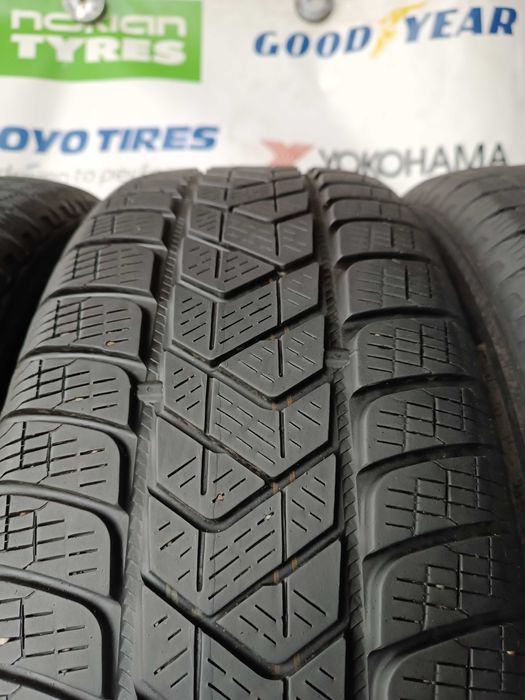 Зимові шини 225/65 R17 Pirelli scorpion winter	21рік