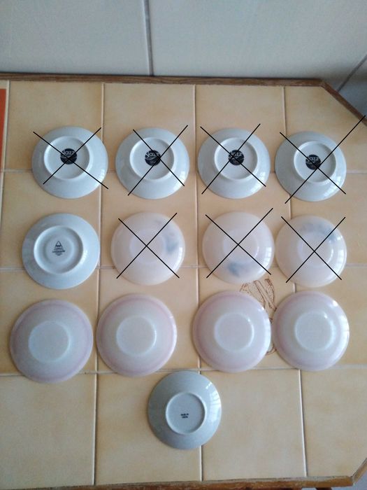 Conjunto de 13 Chávenas + Conjunto de 10 Pires