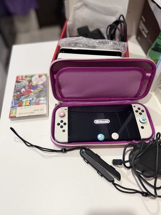 Nintendo Switch OLED branca
