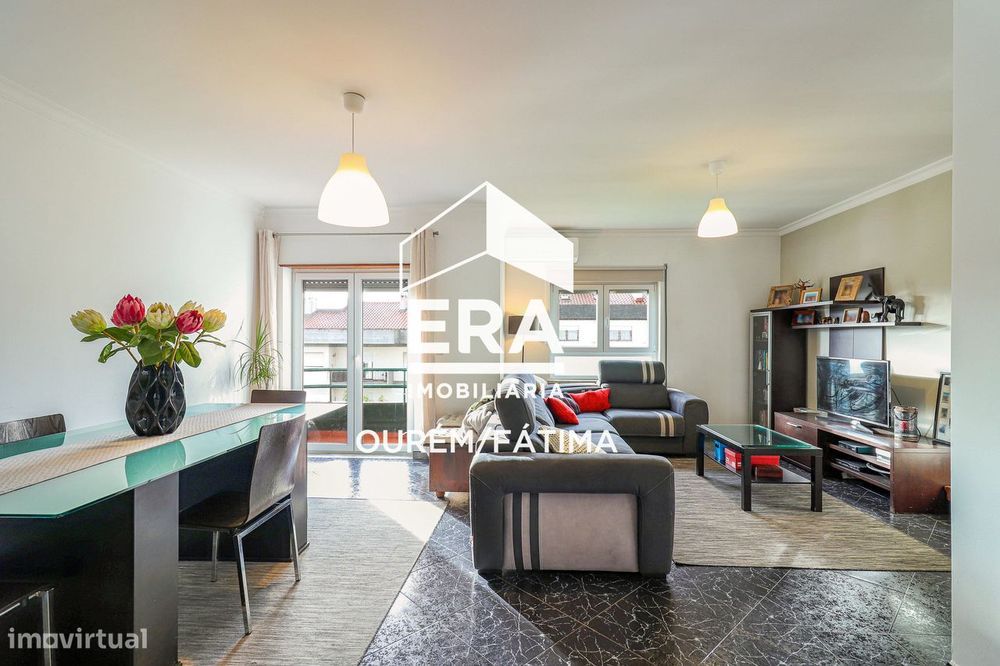 Apartamento T3 Duplex, com terraço privativo com vista para o Castelo