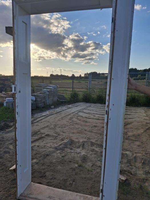 Drzwi prawe z ościeżnicą zabytkowe