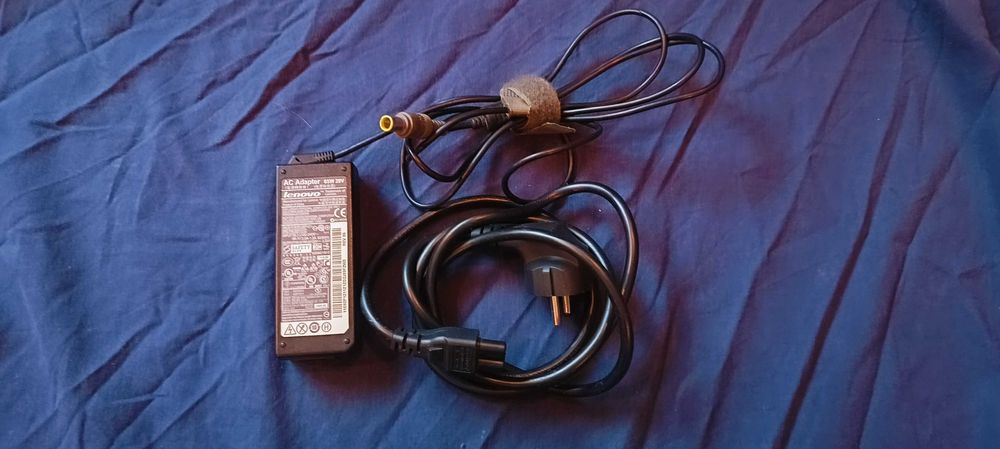 Zasilacz / Ładowarka IBM / Lenovo - dwie sztuki :)