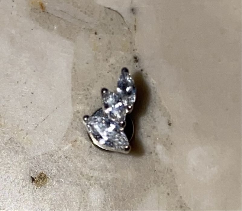 Labret kolczyk 6 mm unisex piercing 16 G Tytan