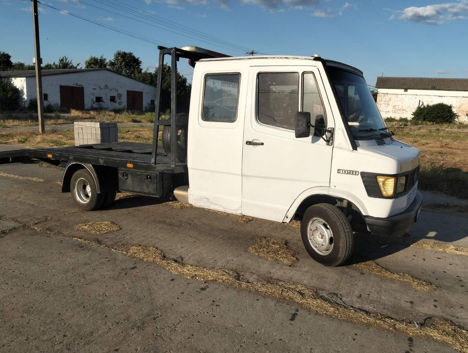 Мерседес 409D автоэвакуатор