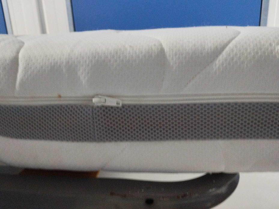 Colchão de  solteiro com capa removivele lavável